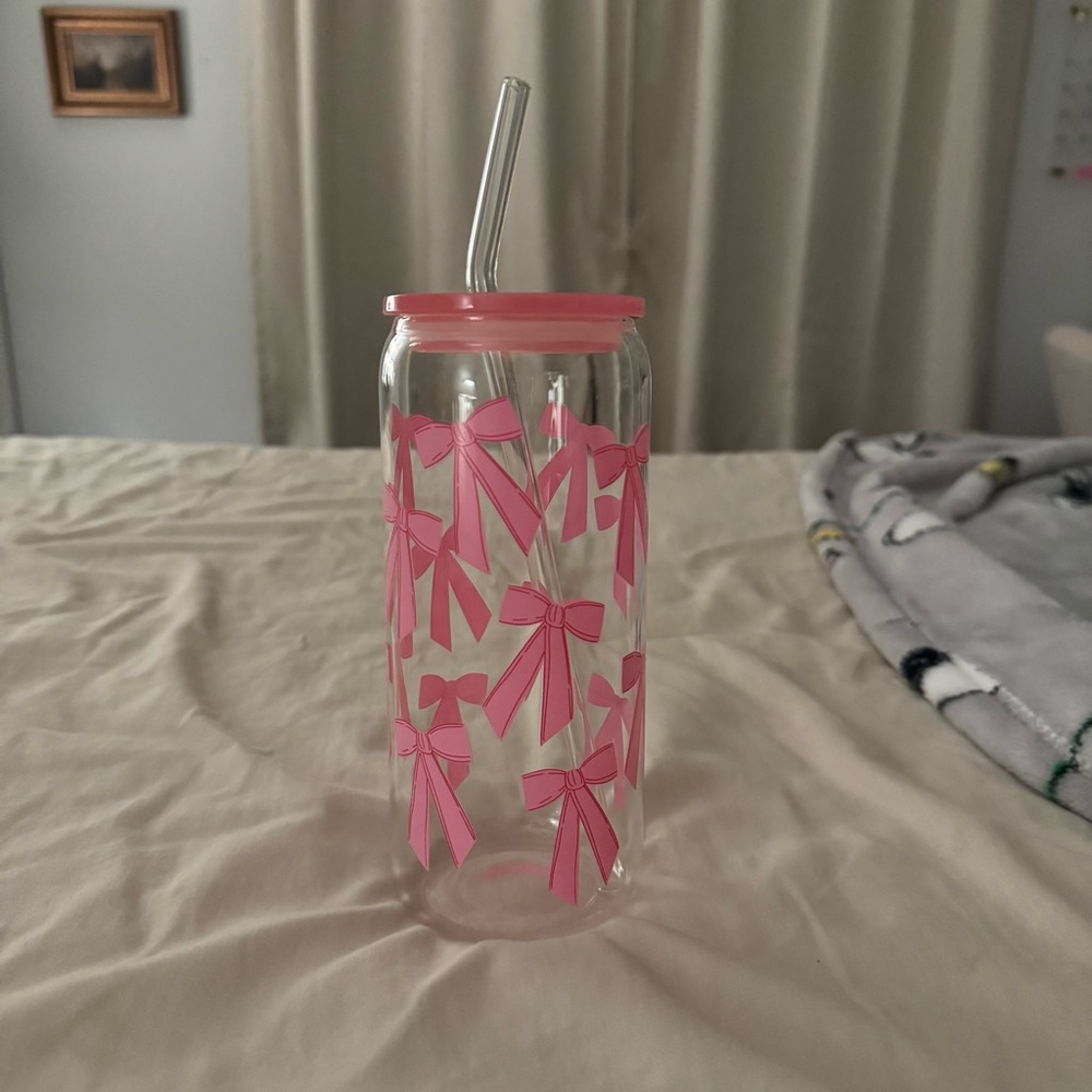 Pink Bow Glass Tumbler with Glass Straw.